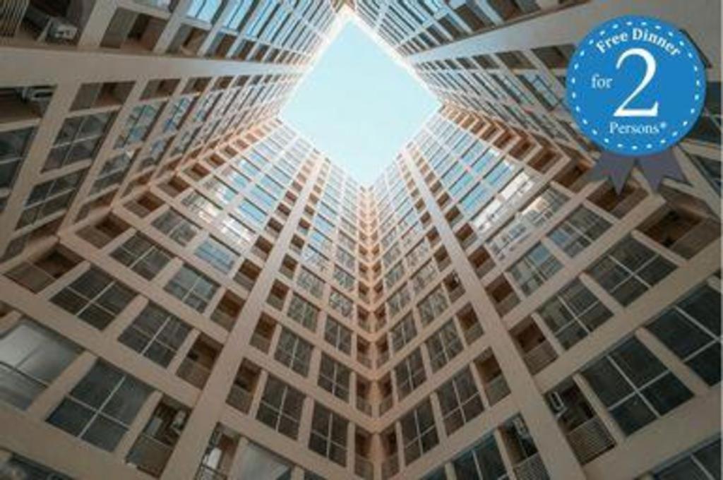 My Tower Hotel Сурабая Екстериор снимка